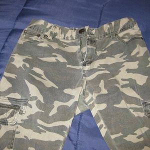 R F Camo Jeans